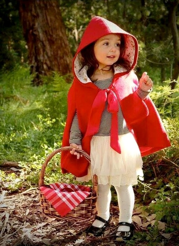 LE CHAPERON ROUGE