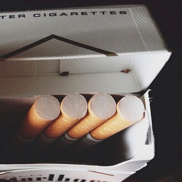 LES CIGARETTES