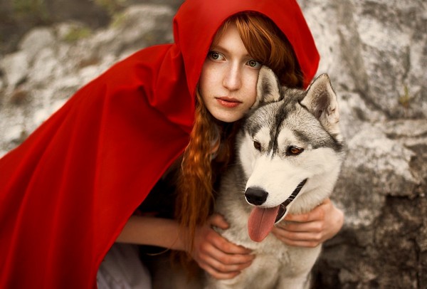 LE CHAPERON ROUGE