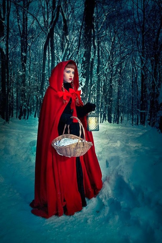 LE CHAPERON ROUGE