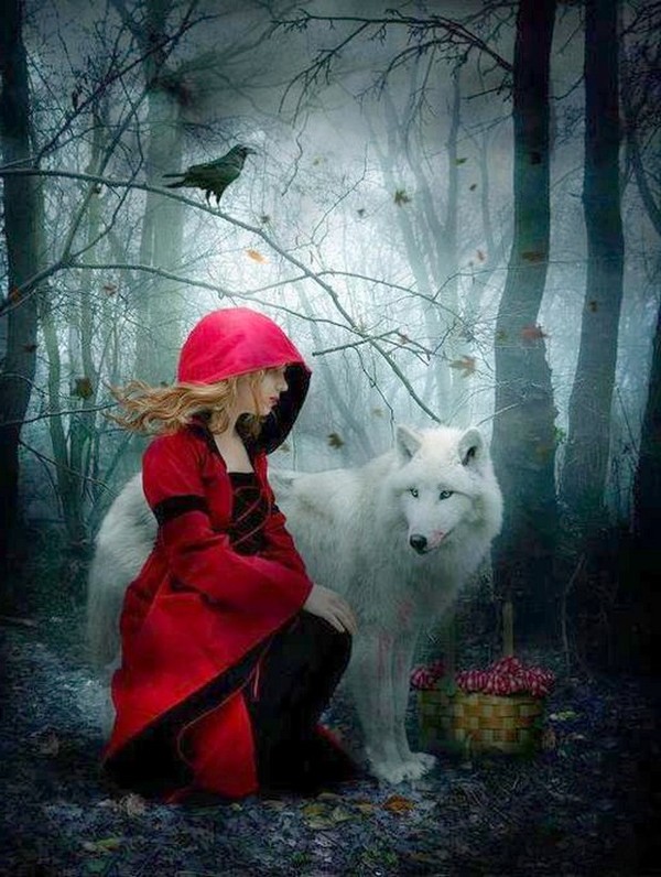 LE CHAPERON ROUGE