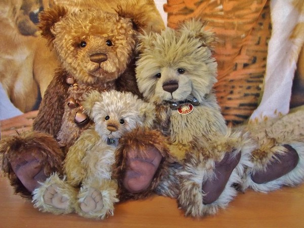 LES PELUCHES (OURS ET COMPAGNIES)