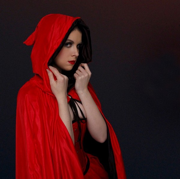 LE CHAPERON ROUGE