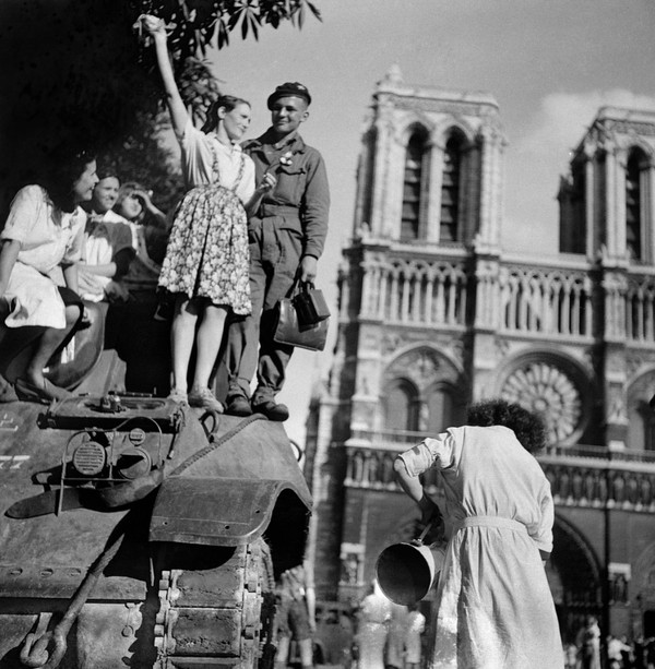 LE 8 MAI (VICTOIRE 1945)