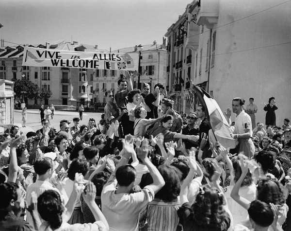 LE 8 MAI (VICTOIRE 1945)