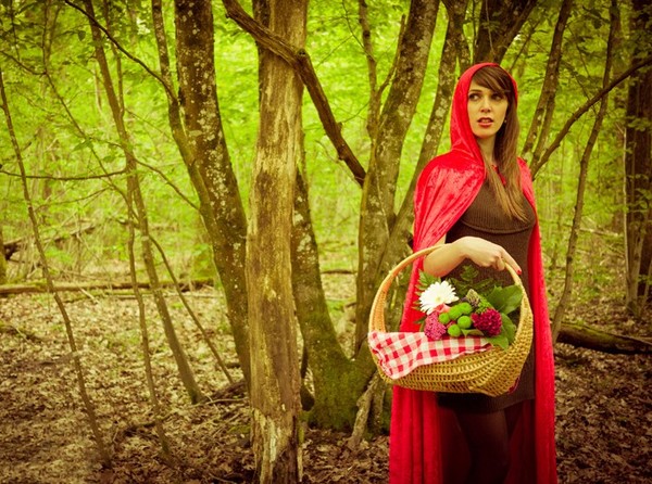 LE CHAPERON ROUGE