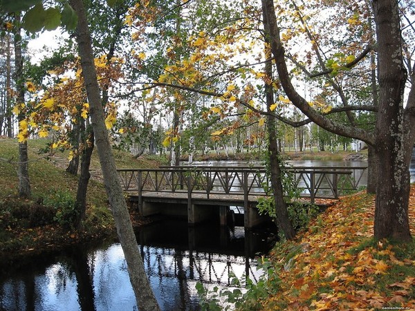 LA PASSERELLE