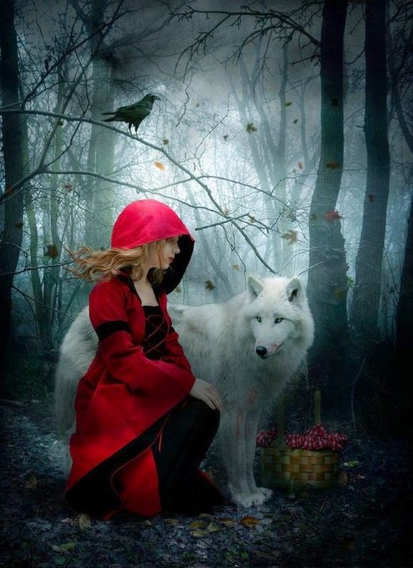 LE CHAPERON ROUGE