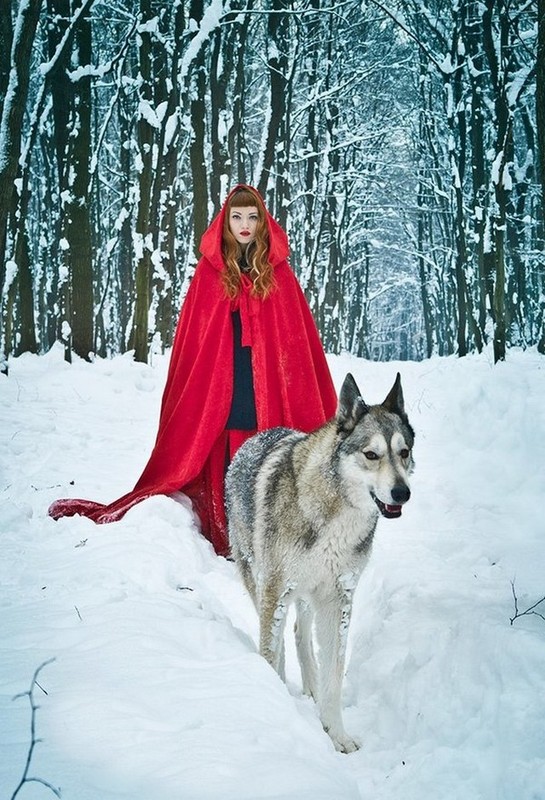 LE CHAPERON ROUGE