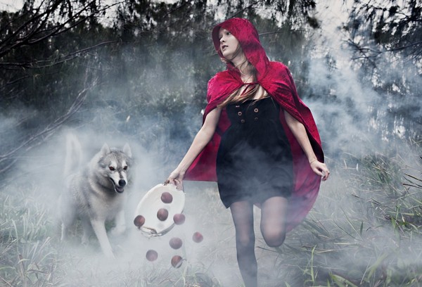 LE CHAPERON ROUGE