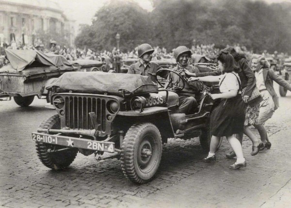 LE 8 MAI (VICTOIRE 1945)