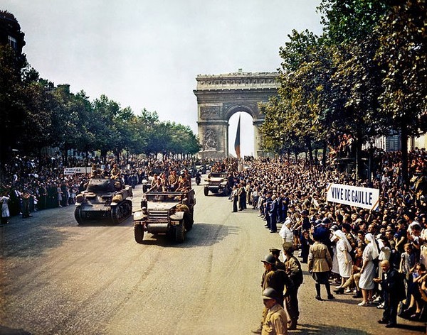 LE 8 MAI (VICTOIRE 1945)